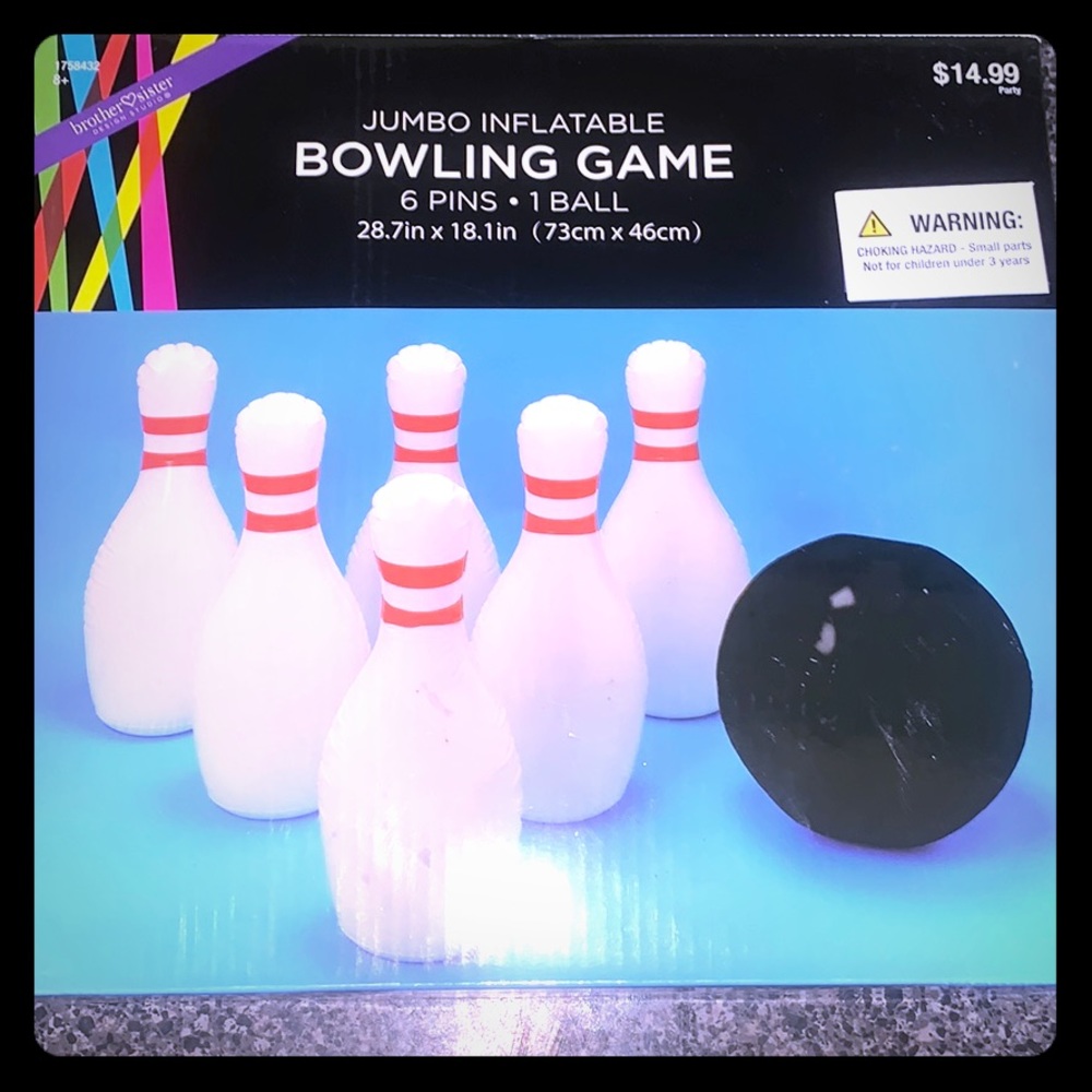 Jumbo inflatable bowling set